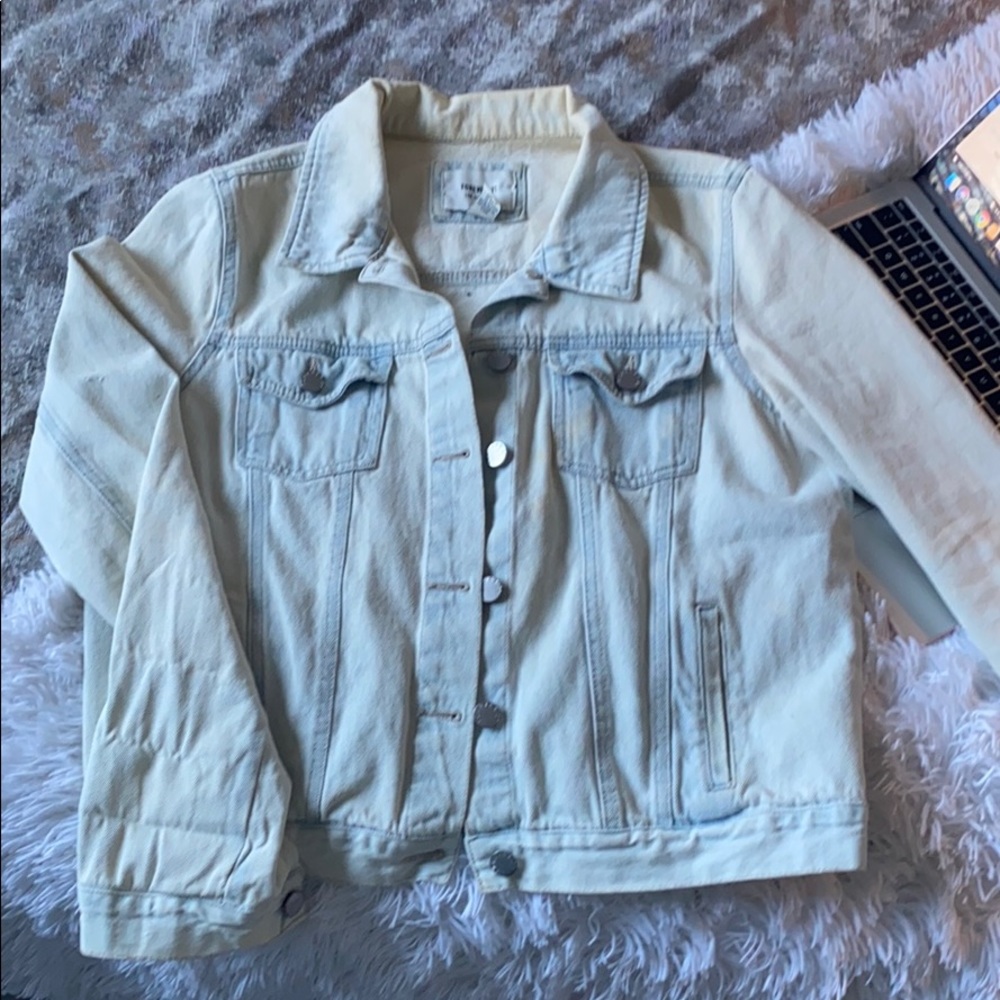 Light wash denim jacket size large forever 21